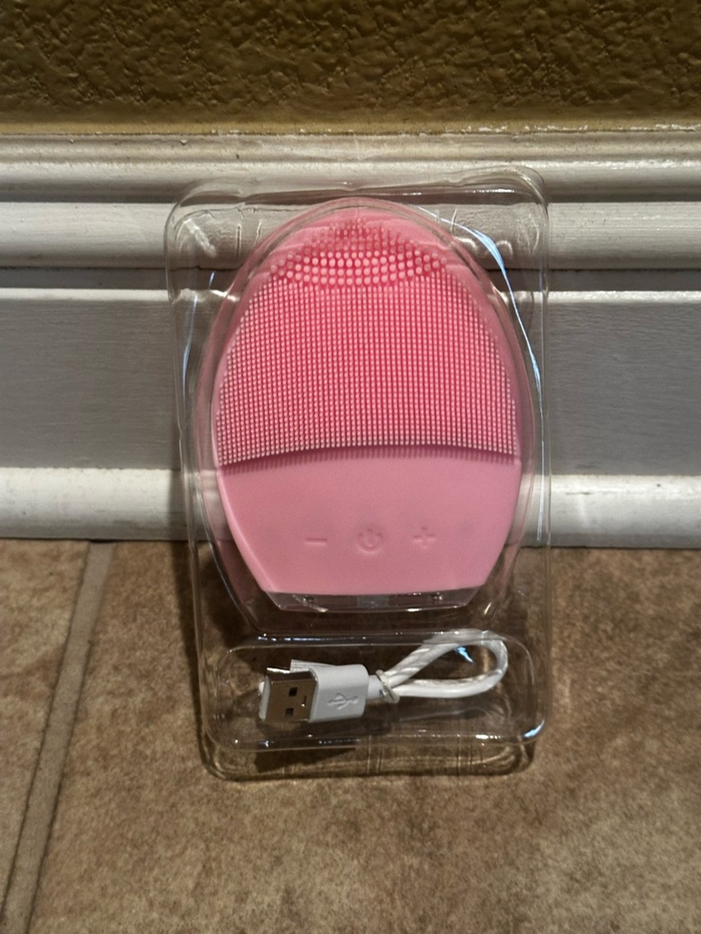 Pink Silicone Facial Cleansing Brush - Gentle Sonic Exfoliator - Picture 4 of 4
